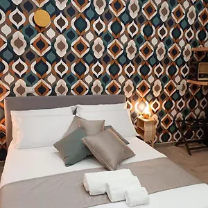  Guest house Geometric Art