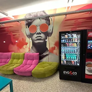 Хостел Cconforthotels Host, Бари