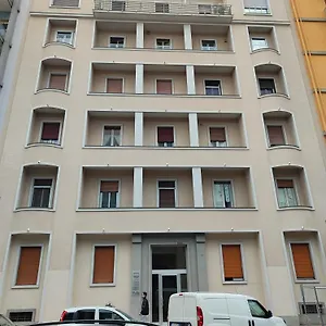 And - - Affittacamere